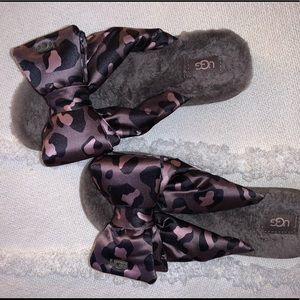 Ugg leopard bow slippers